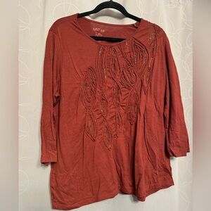 Women’s pull over shirt